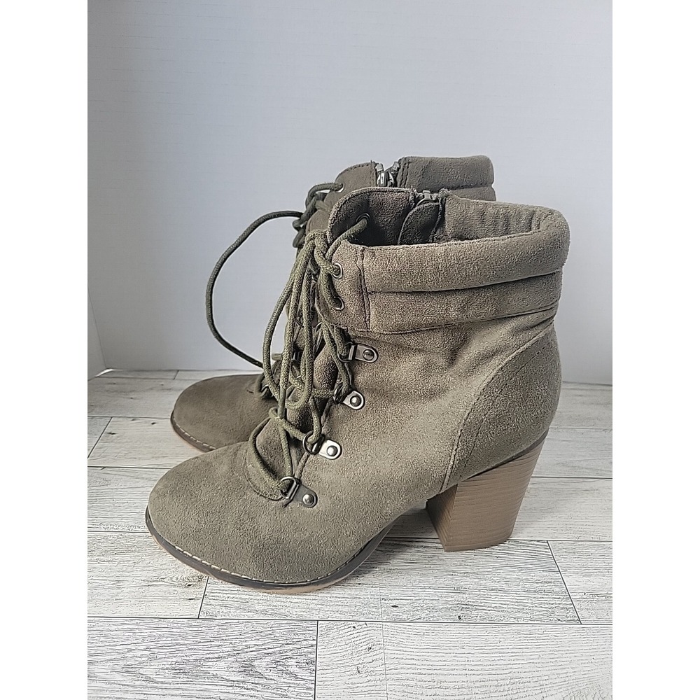 Women's Heeled Olive Green Boot Sz 7.5 Synthetic Suede